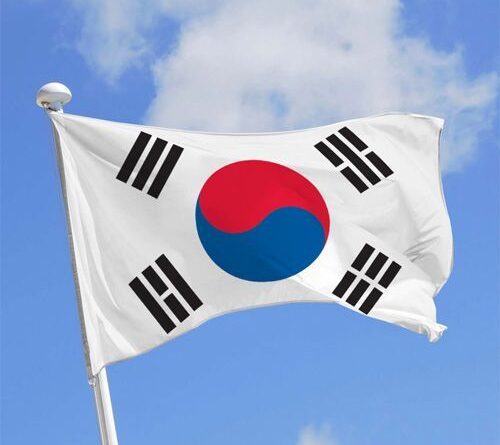 صاروخ هيونمو-5 الكوري الجنوبي أثناء العرض العسكري في سيول، يرمز إلى تصاعد القوة الدفاعية في آسيا